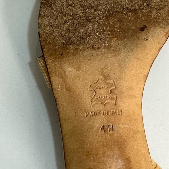 Manolo Blahnik Snakeskin Slingback Heels Sandals
Leather Open Toe Size 40 - Picture 9 of 11